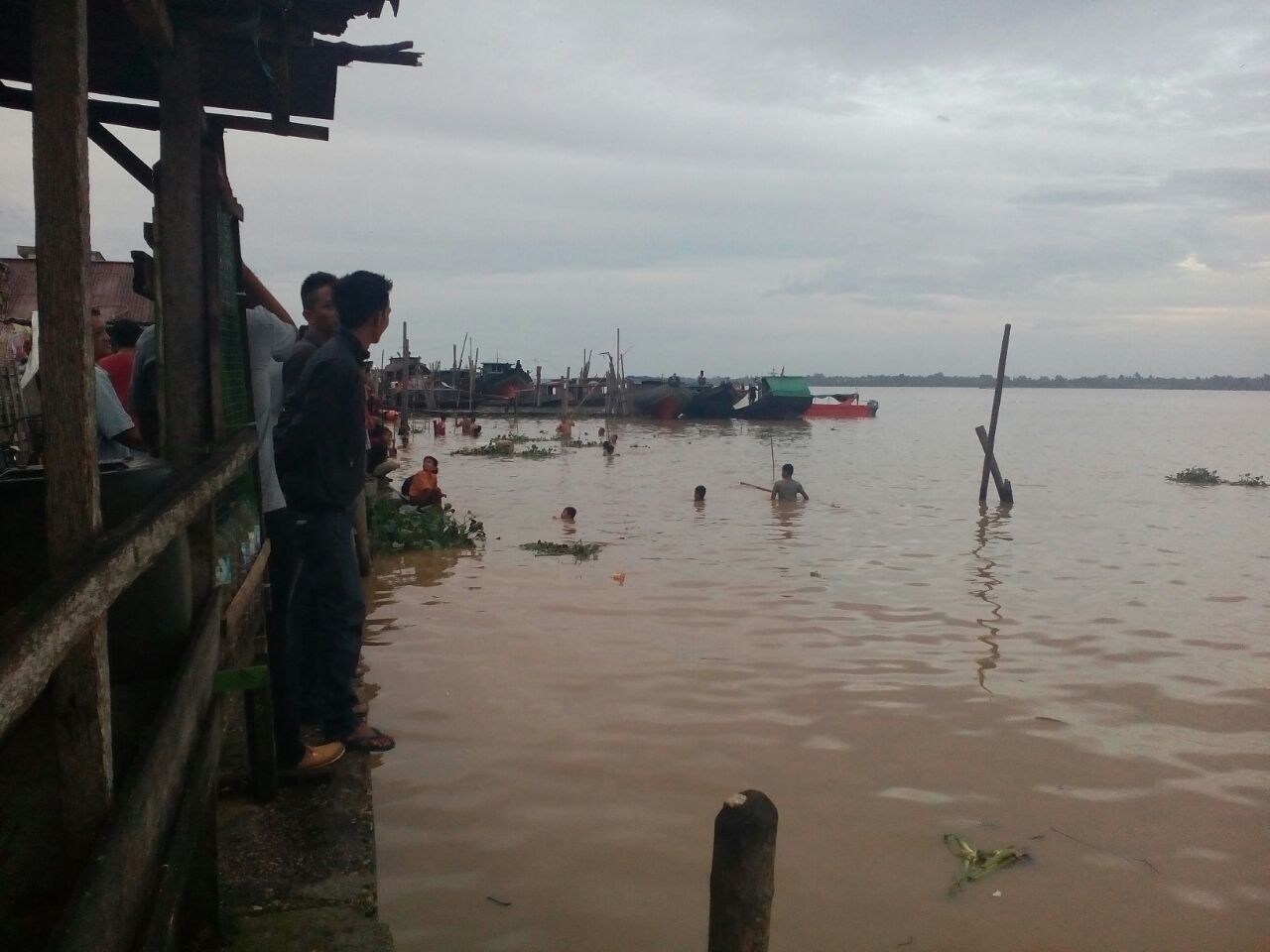 Asik Berenang, Enda Hilang di Sungai Indragiri