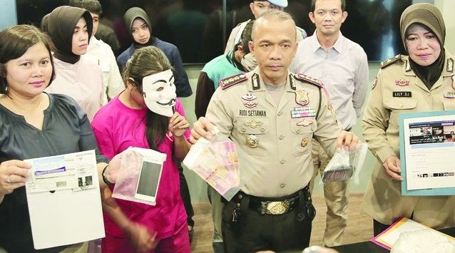 Jual Suami ke Tante Girang! Veronita ke Om-om, Asal Suami Ikut