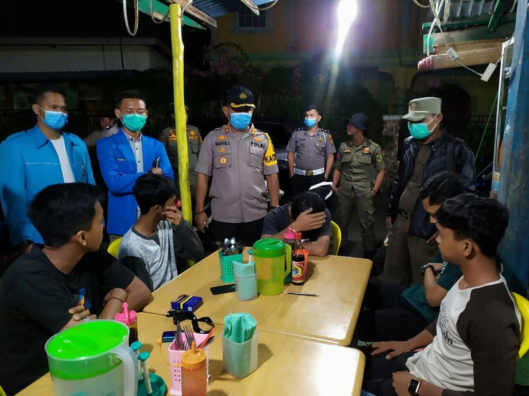 DPD KNPI Meranti Bersama TNI, Polri dan Ssatpol PP dengan Gerilya Malam di Selatpanjang