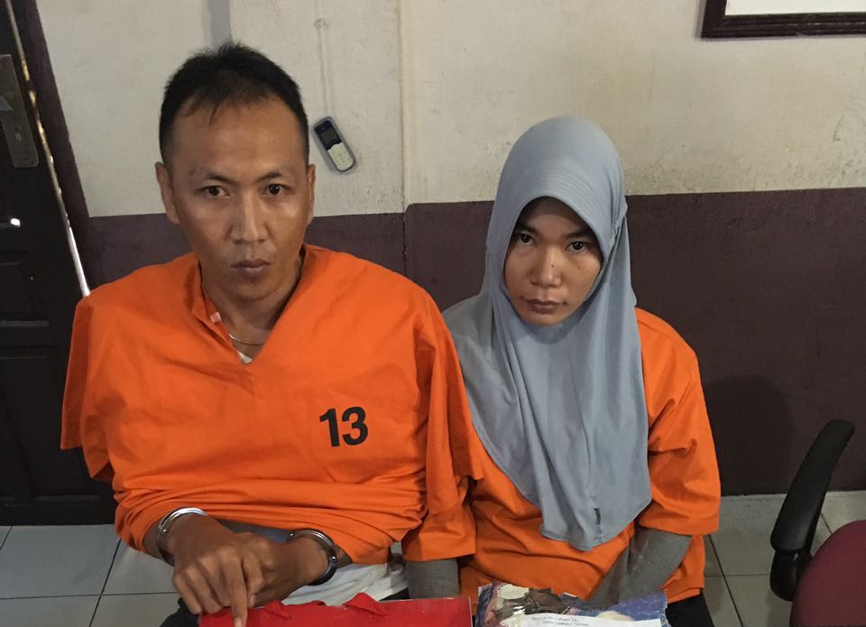 Ibu ini Diciduk Saat Ambil Pesanan Sabu Milik Suami