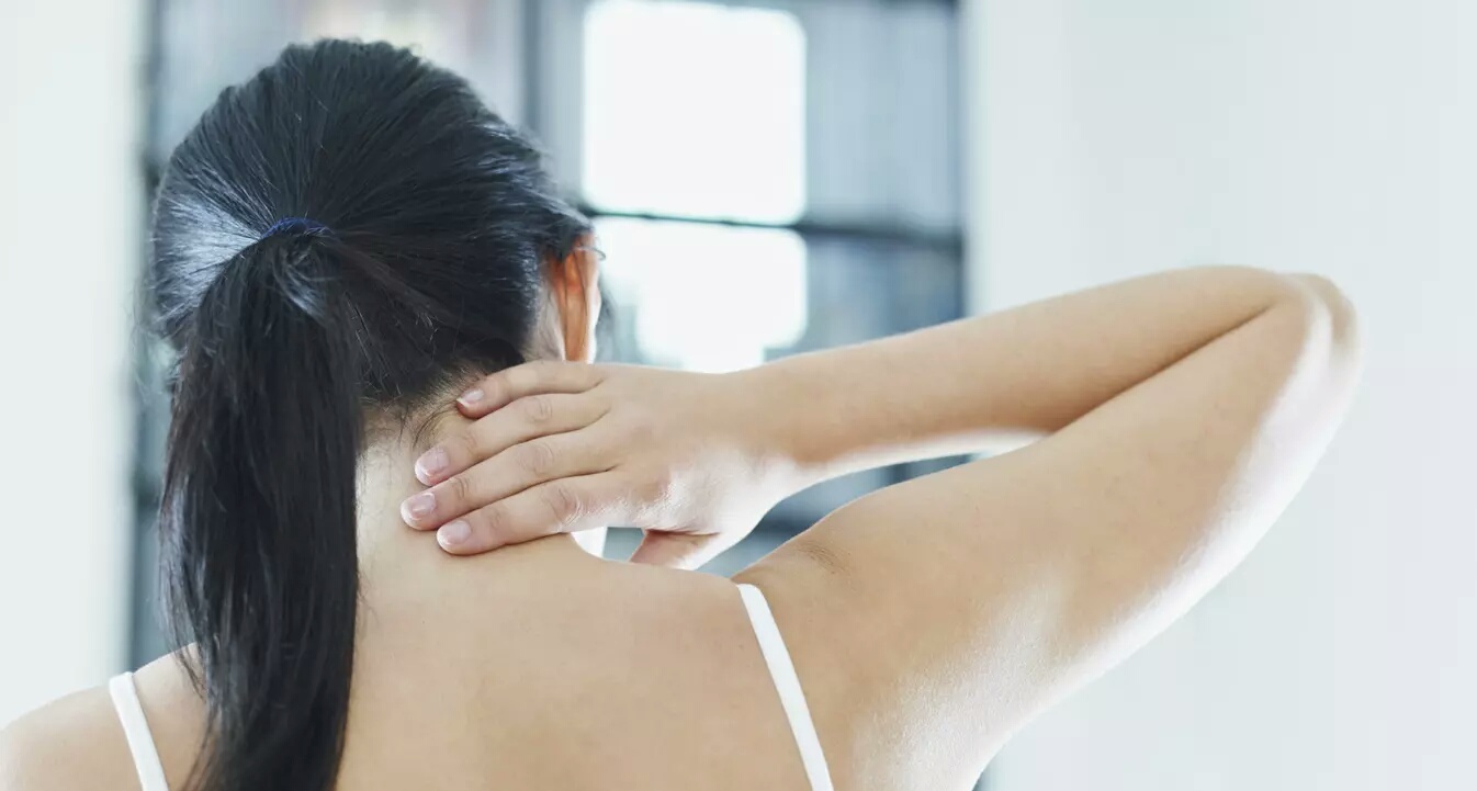 4 Penyebab Sakit Leher dan Cara Mengatasinya