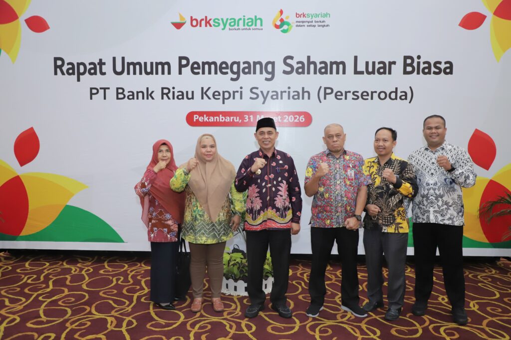 Bupati Inhil Hadiri Rapat Umum Pemegang Saham Luar Biasa Bank Riau Kepri Syariah
