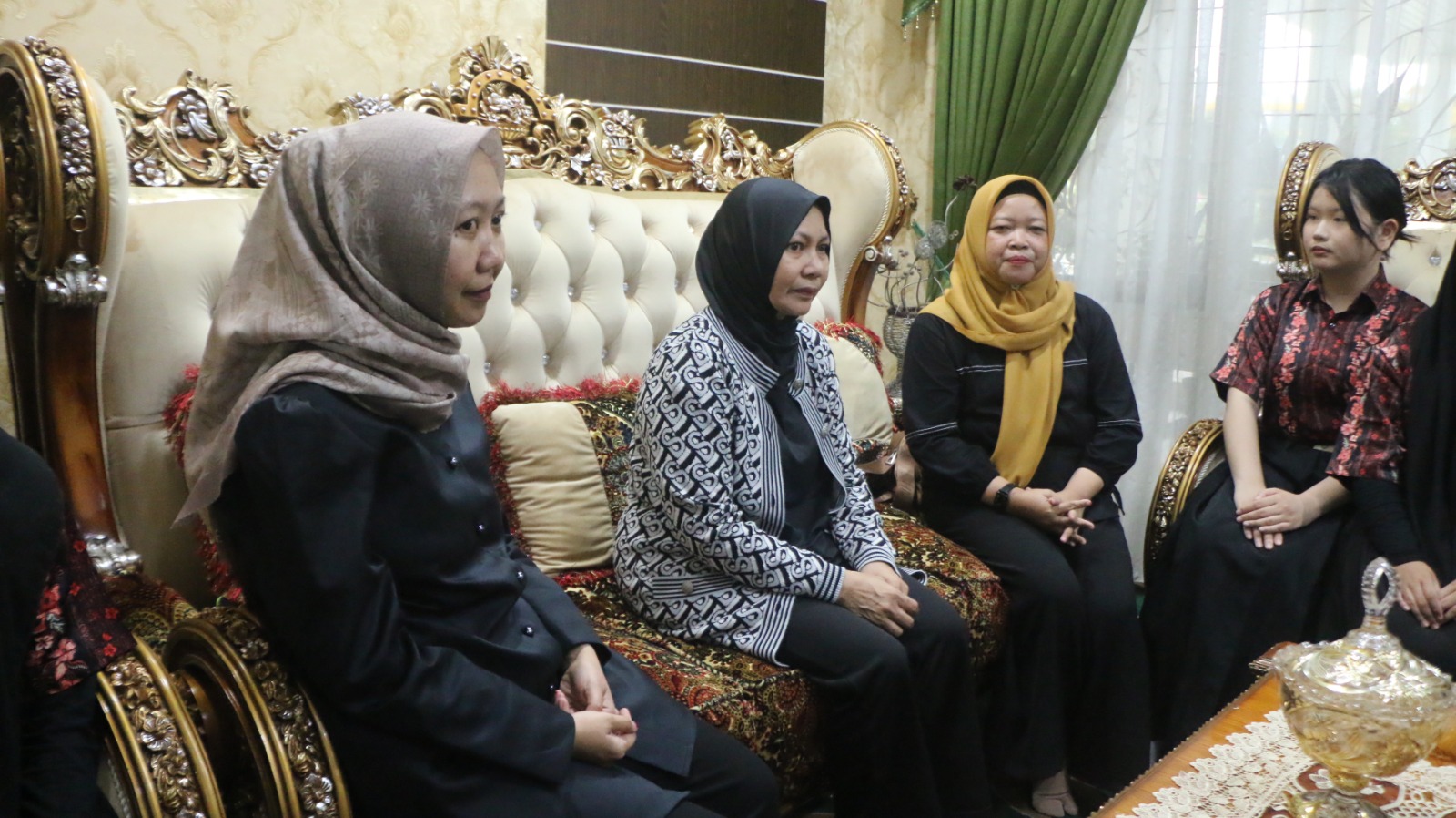 Katerina Susanti Herman Smbut Kedatangan Tim Lomba Cerdas Cermat SMAN 1 Tembilahan Hulu