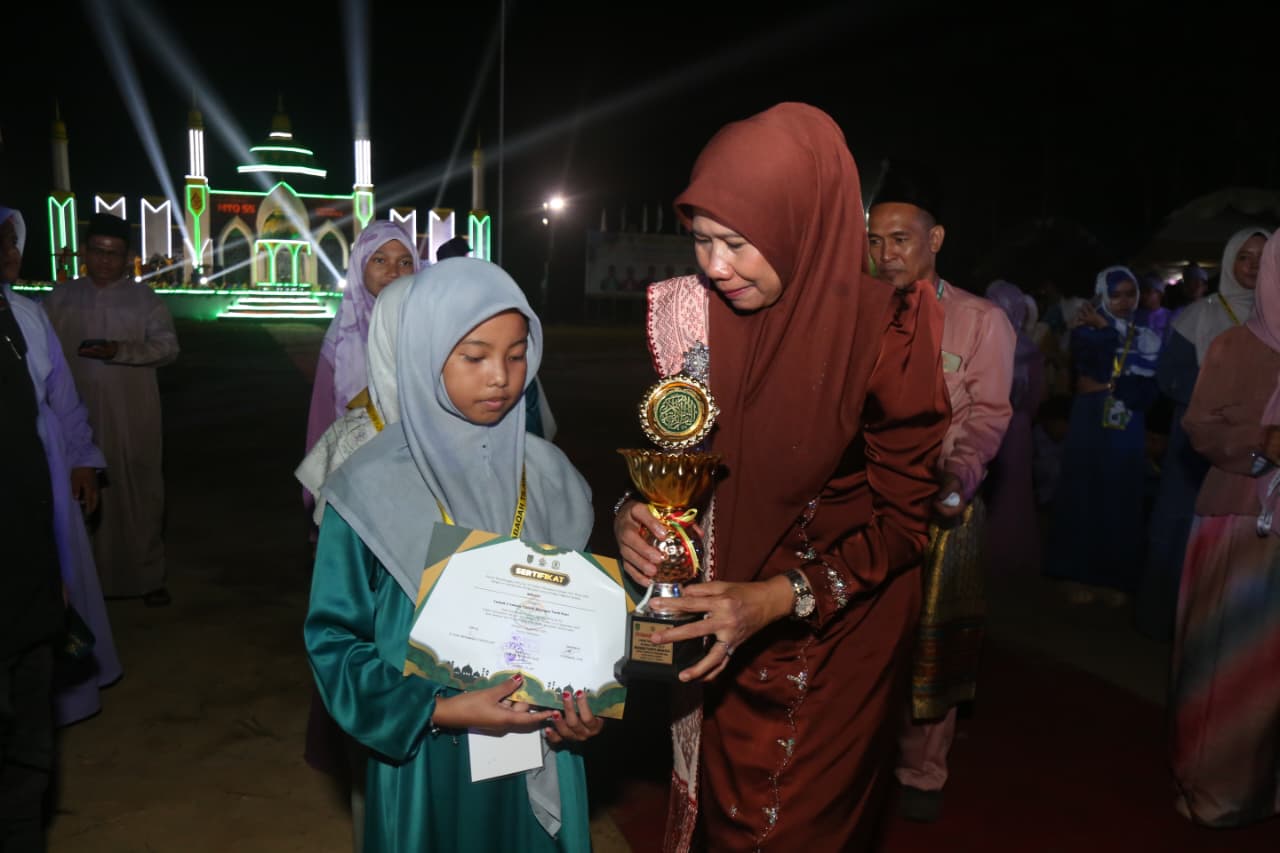 Wabup Yuliantini Tutup MTQ ke-55 Inhil di Kempas, Tembilahan Hulu Raih Juara Umum