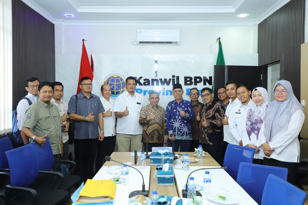 Sambangi Kanwil BPN Prov. Riau, Bupati Inhil Inisiasi Pertemuan PT. THIP Dengan PT. GIN