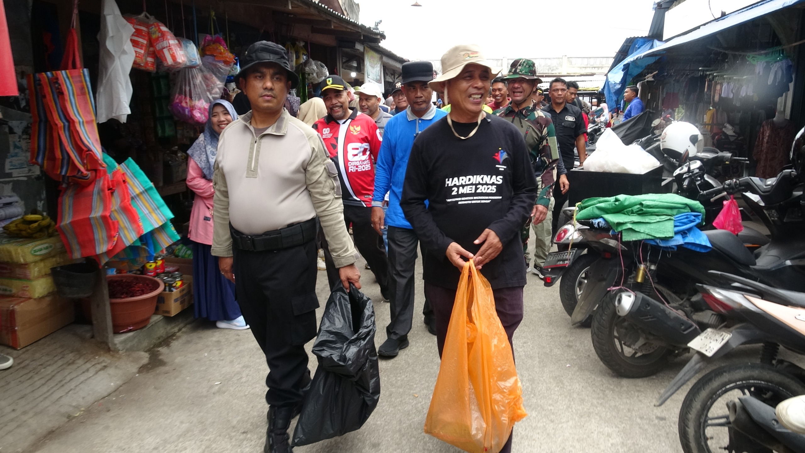 Apel dan Gotong Royong Bersama Dukung Gerakan Indonesia Asri di Kabupaten Indragiri Hilir